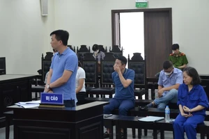 Bị mất CMND đột nhiên đứng tên hợp đồng hợp tác đầu tư chứng khoán 168 tỉ đồng 