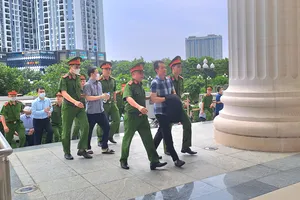 Đang tuyên án 54 bị cáo vụ chuyến bay giải cứu