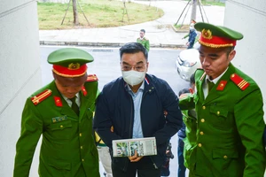 Xét xử đại án Việt Á: 1 bị cáo vắng mặt vì vừa sinh con 