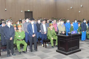 Ông chủ Việt Á bị phong tỏa hơn 100 sổ tiết kiệm