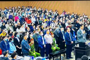 Hơn 1.000 người tham gia phiên tòa xét xử chủ tịch Tân Hoàng Minh