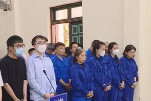 Vụ đánh bạc ngàn tỉ: 2 quý bà nướng hơn 100 tỉ đồng vào đỏ đen