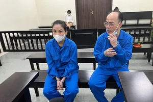 Khoe có nhiều mối quan hệ, cặp đôi nhận tiền tỉ để lừa 'chạy án'