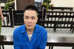 Thủ đoạn lừa tiền tỉ từ việc làm dịch vụ mở thẻ tín dụng 