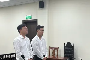 Hai người lãnh án vì cho thuê tài khoản ngân hàng, chứng khoán 