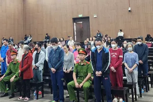 VKS đề nghị mức án với Tổng giám đốc bỏ trốn Nguyễn Đăng Thuyết và vợ