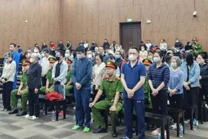 Vợ bị xét xử, Nguyễn Đăng Thuyết trốn ở nước ngoài gửi đơn hứa sẽ về thi hành án 