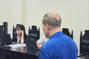 Ngoại tình và đầu độc vợ bằng thuốc trừ sâu