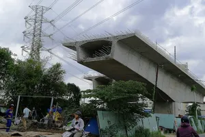 Chùm ảnh dang dở cây cầu người dân ba quận bảy năm mong ngóng