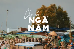 Đến Sóc Trăng đừng quên chợ nổi Ngã Năm