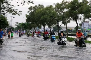 Cảnh báo triều cường gây ngập lụt ở TP.HCM