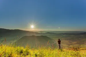 Ngỡ ngàng trước cảnh đẹp trên núi lửa Chư Đăng Ya