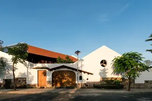 Lạc vào ốc đảo xanh trong ngôi nhà ở Nha Trang