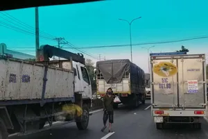 Cận cảnh những kiểu mưu sinh 'đón đầu tử thần'