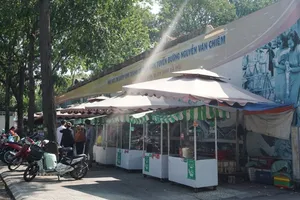 Phố hàng rong Nguyễn Văn Chiêm sau hơn 2 năm thí điểm