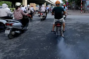Thí điểm kiểm tra khí thải xe gắn máy trong 8 tháng