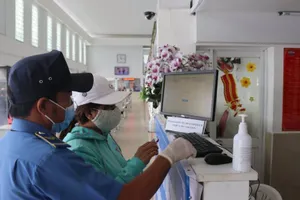 Hai bến xe kiểm soát chặt việc khai báo y tế