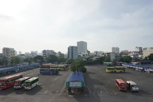 Hai bến xe lớn nhất TP.HCM vắng lặng ngày đầu mở cửa lại