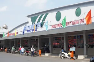 Sau kỳ nghỉ dài, Bến xe Miền Tây vẫn vắng vẻ 