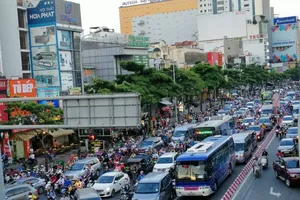 Xử lý gấp ùn tắc giao thông trên đường An Dương Vương