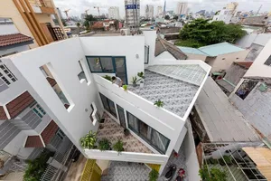 Ấn tượng lạ với ngôi nhà phố trên khu đất hình ngũ giác