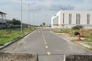 Bến xe miền Đông mới hoạt động: Vẫn lo 'xe dù, bến cóc'