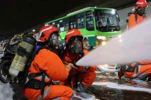 Cấm tất cả các phương tiện vào hầm sông Sài Gòn từ 23 giờ ngày 19-12