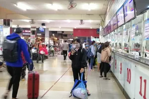 Ngày mai bến xe miền Đông bán vé Tết, tăng cao nhất 60% 