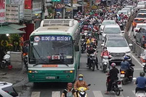 Đi xe buýt trong dịp Tết, người dân đặc biệt lưu ý điều này