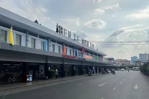 24 tết, hai bến xe lớn ở TP.HCM vắng hơn mọi năm