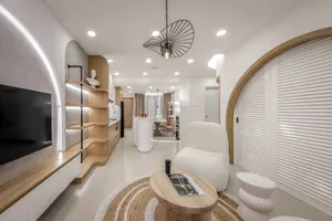 Căn hộ 70,5 m² nổi bật với những đường cong mềm mại