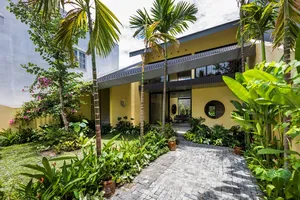 Đắm mình trong nhà Tường Vàng mang hơi thở phố cổ Hội An