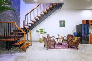 Nhà xây trên mảnh đất 50 m² thô mộc nhất có thể