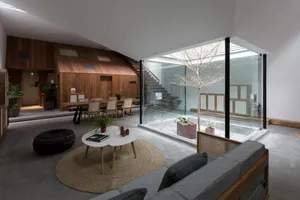 Ngôi nhà lấy sáng nhờ 'chiếc phễu' khổng lồ 