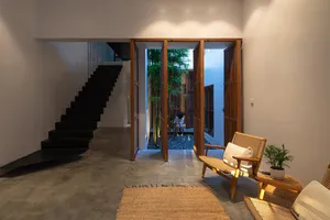 Ngôi nhà có 3 sân vườn giữa lòng Hà Nội 