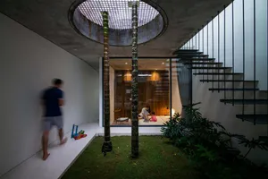 Ngôi nhà một màu xanh ở Đà Nẵng