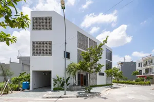 Ngôi nhà bùng binh ở Thái Bình