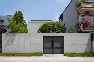 Gia đình 5 thành viên sống trong ngôi nhà 'chất lừ' ở TP Hà Nội