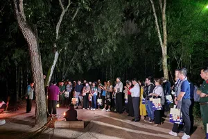 Trải nghiệm tour tham quan ban đêm 'Trăng Chiến khu' tại Địa đạo Củ Chi