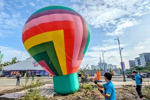 Sẵn sàng để thả khinh khí cầu dịp lễ 2-9 tại TP.HCM