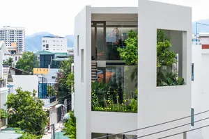 Khám phá ngôi nhà có lối kiến trúc xanh ấn tượng ở Nha Trang