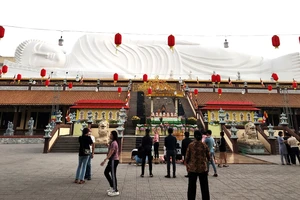 Tour du lịch hành hương đắt khách sau Tết