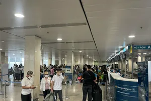 Nhiều đường bay nội địa đã kín chỗ dịp lễ 30-4