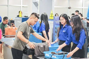 Sáng 26-4, sân bay Tân Sơn Nhất thông thoáng 