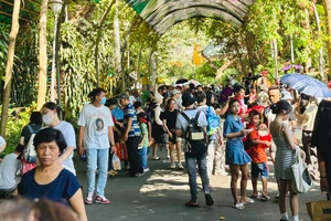 Các thủ phủ du lịch cả nước bội thu dịp lễ 30-4