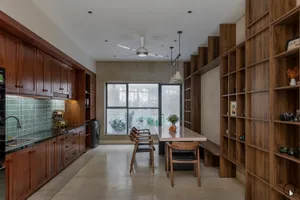 Nhà phố hẹp nhưng luôn xanh và sáng