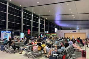 Hơn 300 chuyến bay bị hủy vì ảnh hưởng của bão Yagi