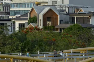 Nhà phố 3 tầng có mặt tiền mở linh hoạt, chắn nắng ở Đà Nẵng