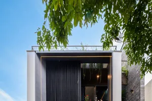 Nhà hướng Tây theo phong cách hiện đại, mát mẻ bất ngờ