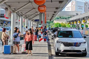 Vì sao sân bay Tân Sơn Nhất, Nội Bài bị xếp cuối bảng về trải nghiệm khách hàng?